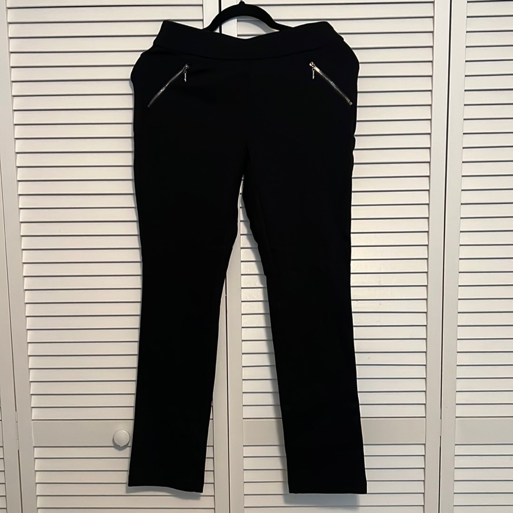 Black leggings pants